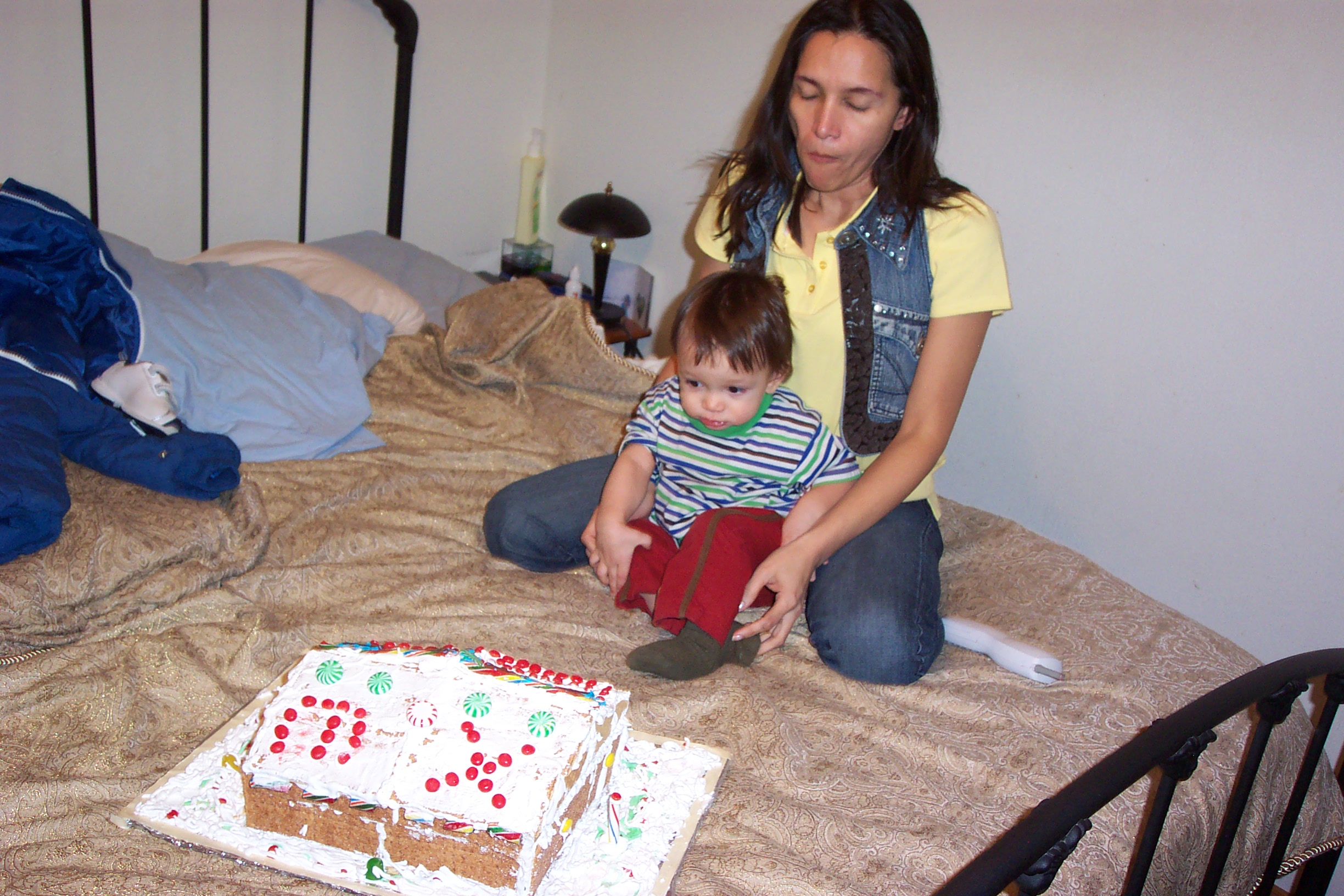 gloria-mikey-candy-house